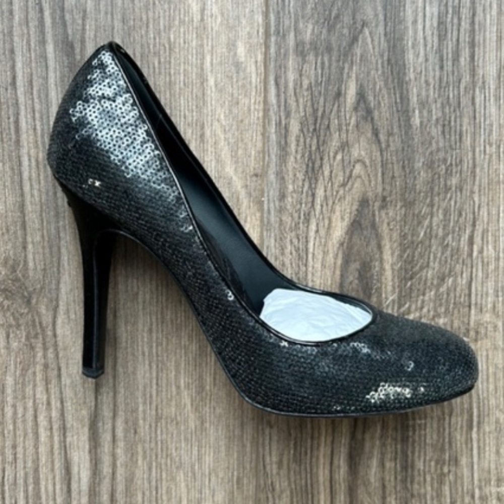 CHANEL Black Sequin Sparkle CC Pumps | 38 - Picture 9 of 10